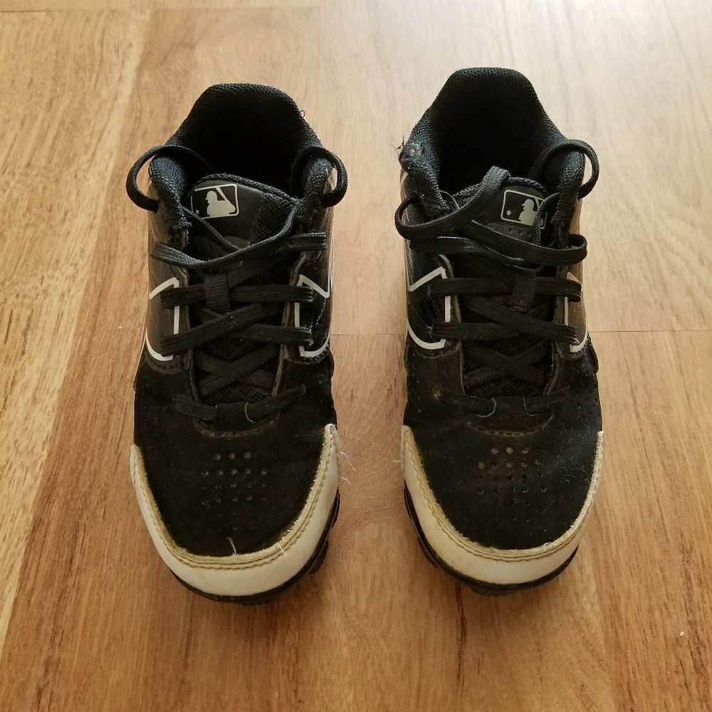 Baseball cleats
